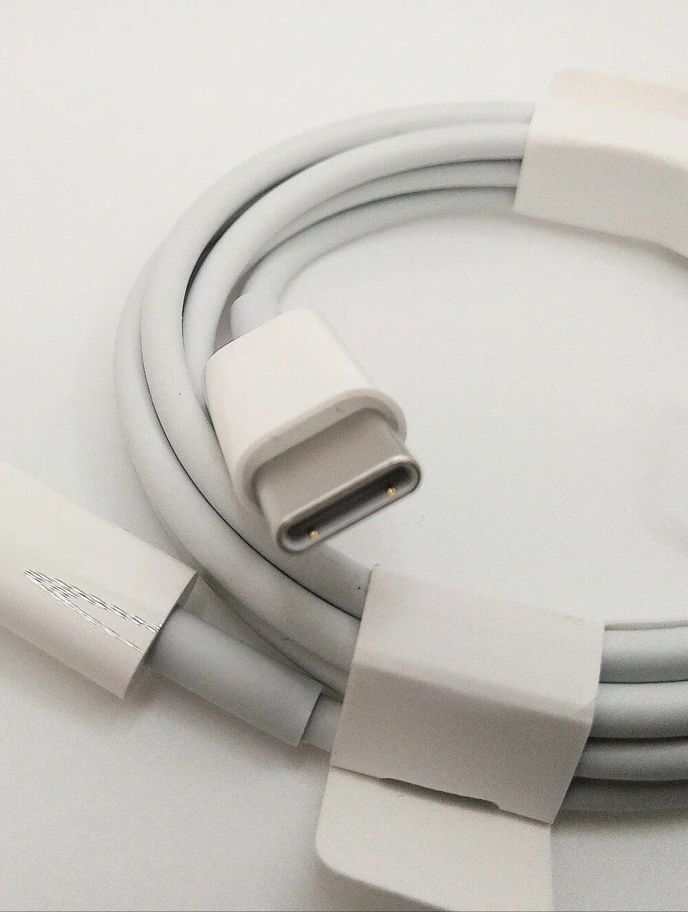 Apple A2561 USB‑C to Lightning Cable • Original • New & Fast Charging